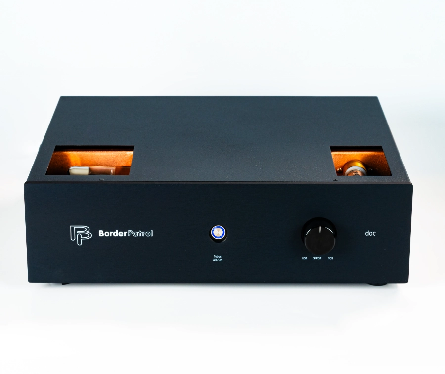 In-Page-Img-dac-zola-black-front